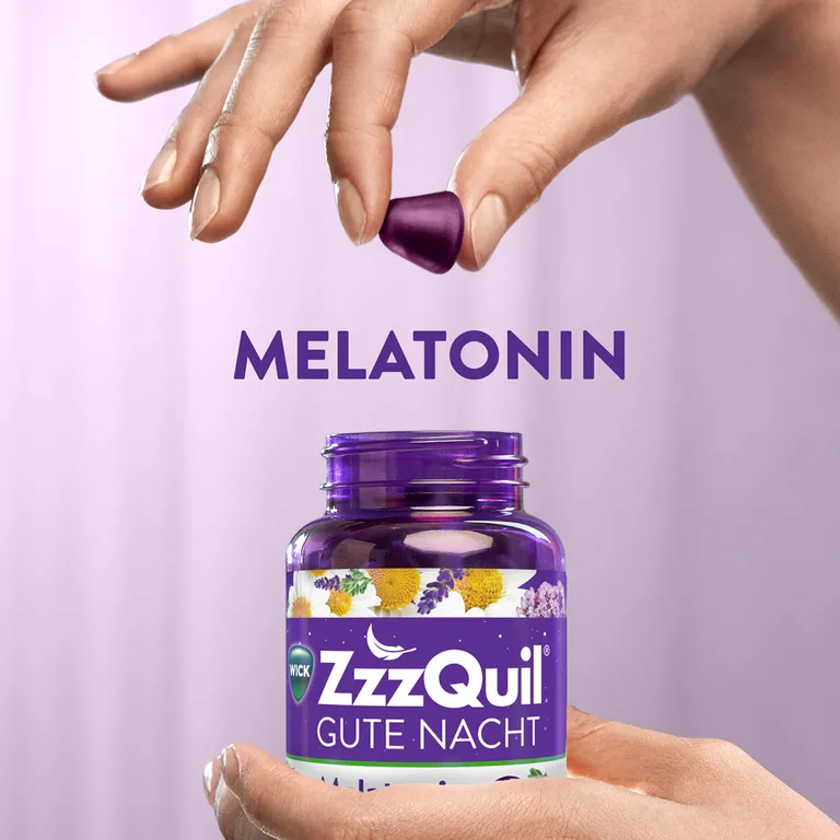 shopapotheke WICK ZzzQuil® Gute Nacht Einschlafhilfe* mit Melatonin Waldfrucht im Angebot