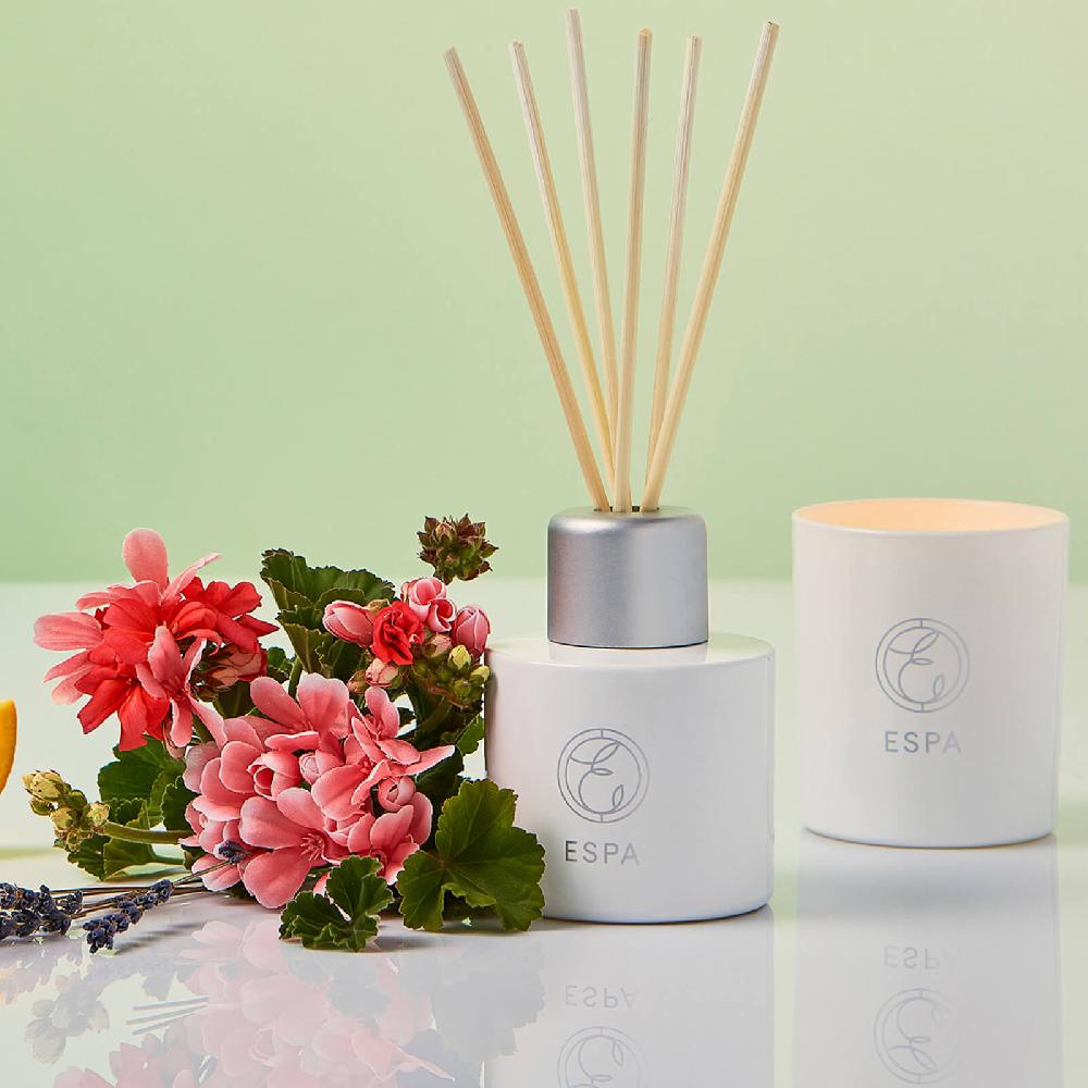 lookfantastic ESPA Restorative Candle 200g Nur noch ein Tag übrig
