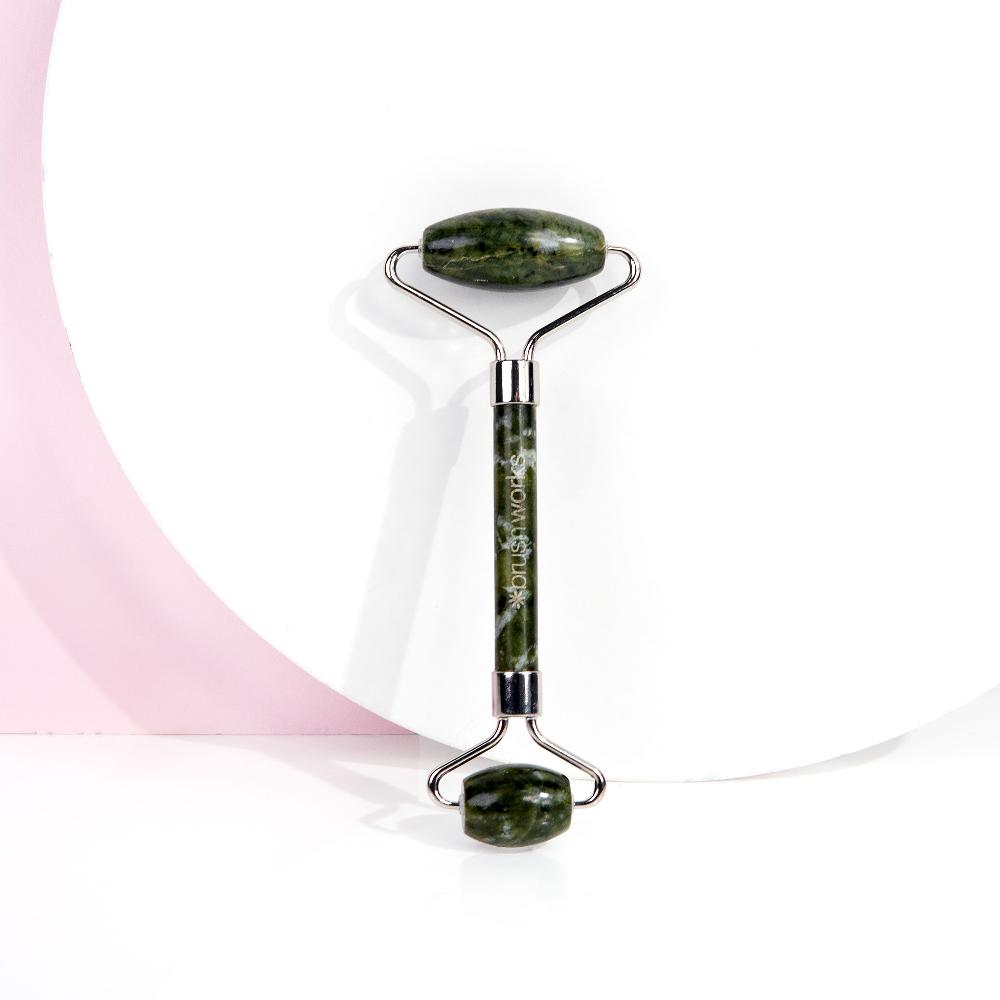 lookfantastic brushworks HD Jade Roller Osterangebot