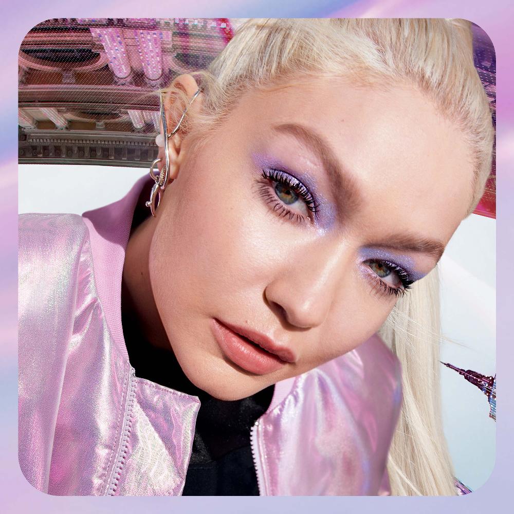 lookfantastic Maybelline The Falsies Surreal Extension Längen- und Volumenmascara mit langer Haltbarkeit 24 Stunden - Schwarz 10 ml Online Shopping