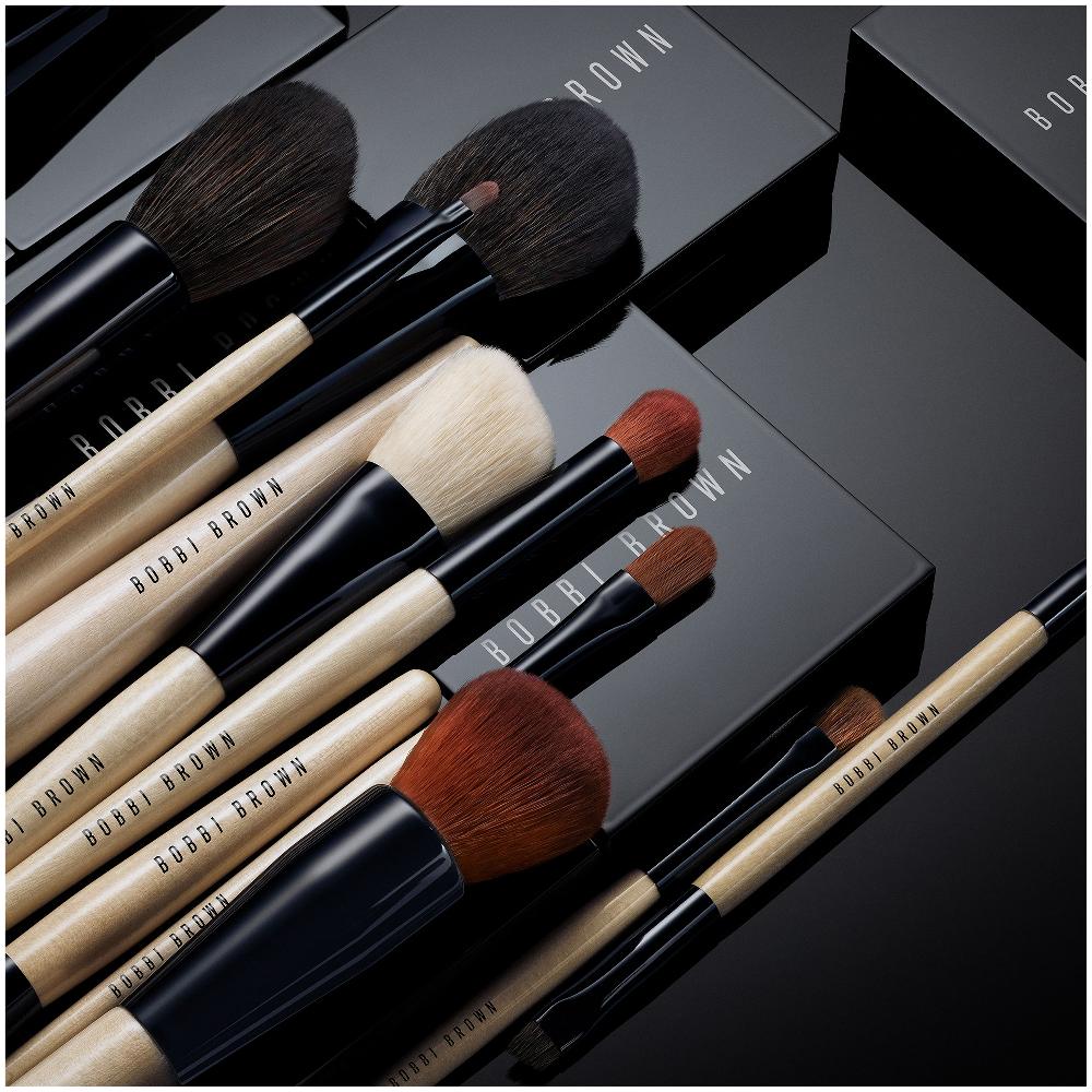 lookfantastic Bobbi Brown Full Coverage Face Brush Sonderangebote