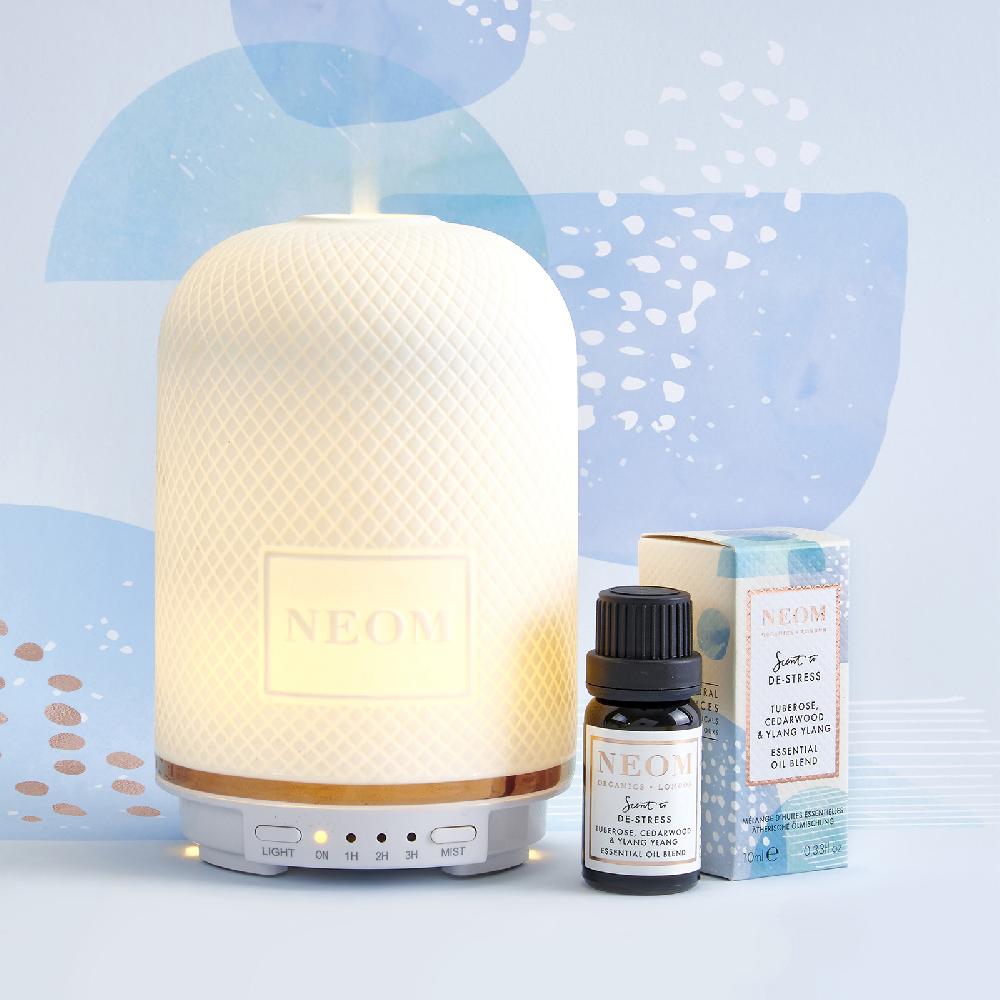lookfantastic NEOM Tuberose Zedernholz und Ylang Ylang ätherische Ölmischung 10ml Kostenloser Versand