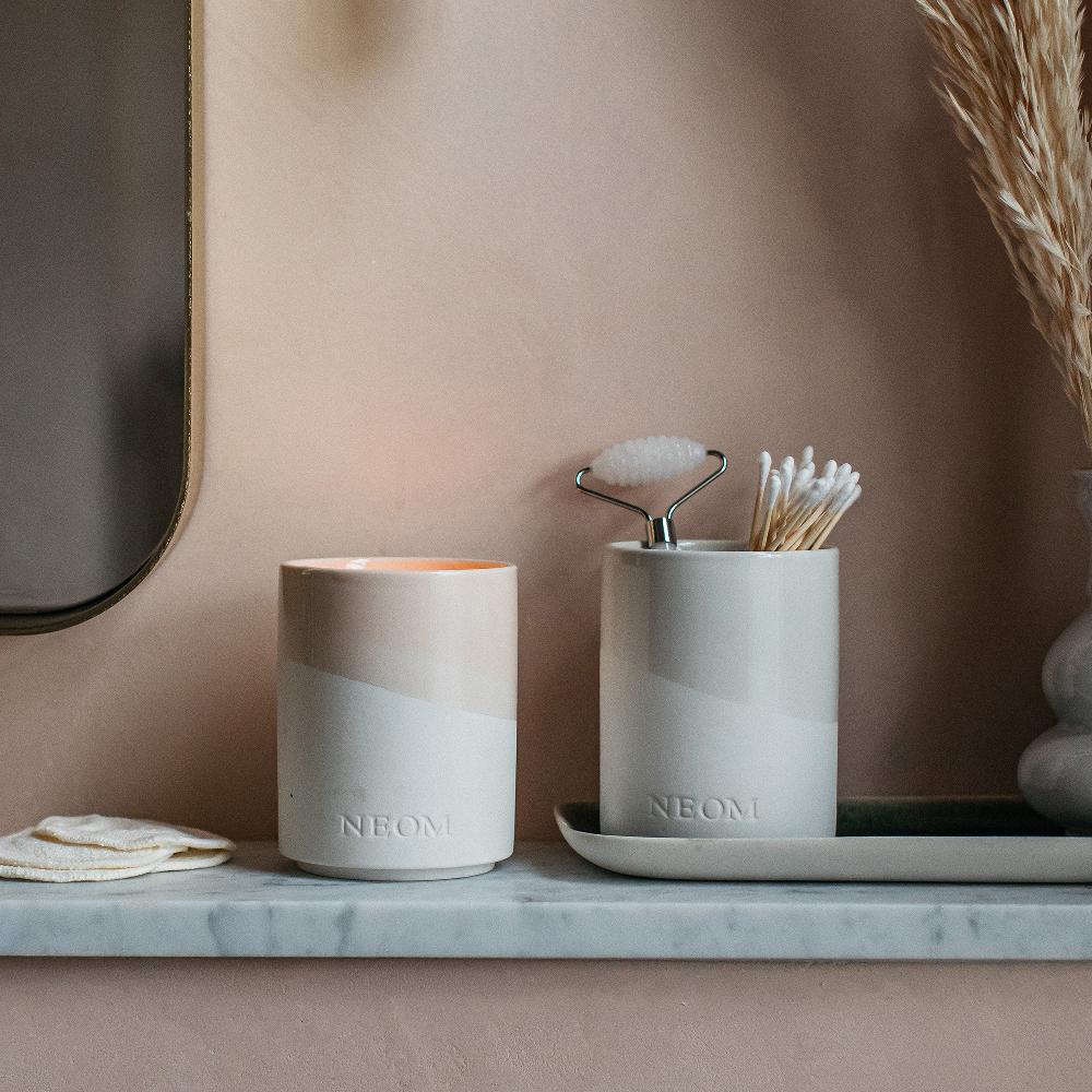 lookfantastic NEOM Schwarzer Pfeffer und Bergamotte Duftkerze 320 g Günstig kaufen