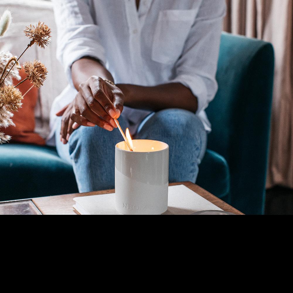 lookfantastic NEOM Schwarzer Pfeffer und Bergamotte Duftkerze 320 g Günstig kaufen