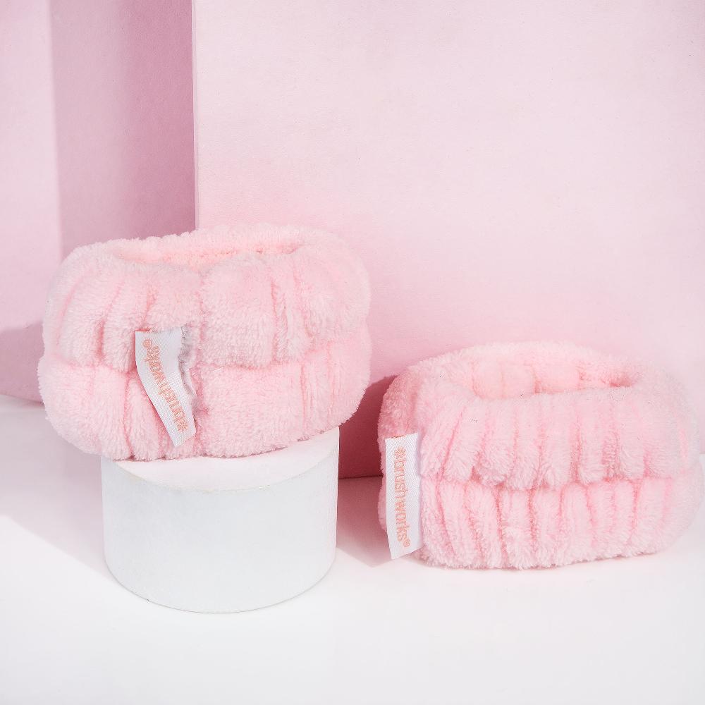 lookfantastic brushworks Microfibre Wrist Wash Bands - 2 Pack Kauf eins, bekomm eins gratis