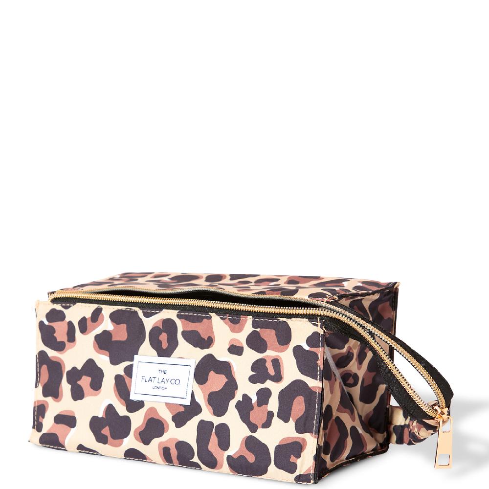 lookfantastic The Flat Lay Co. Open Flat Box Bag - Leopard Print Letzte 3 Tage
