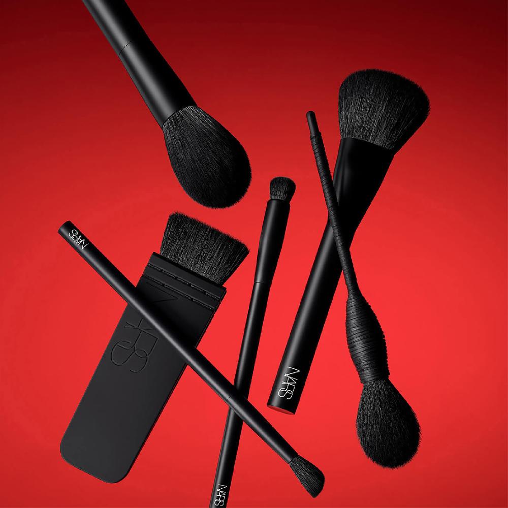 lookfantastic NARS Hochpigment-Lidschatten-Pinsel Limitierter Zeitrabatt