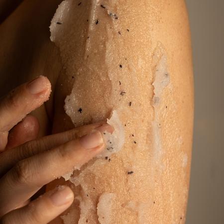 Elemis Elemis Body Exotics Frangipani Monoi Salt Glow Körperpeeling Wochenangebot
