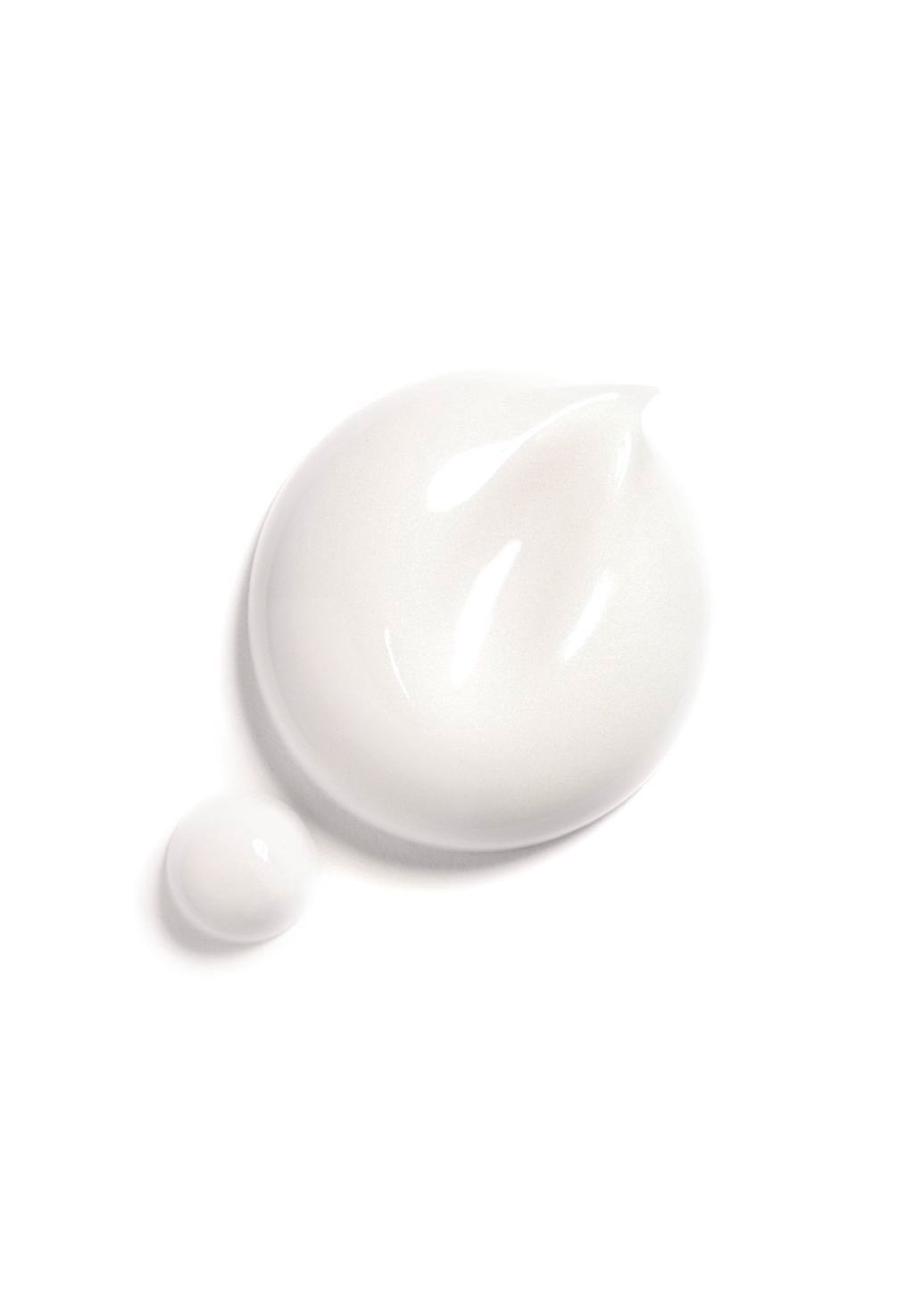 CHANEL HYDRA BEAUTY HYDRATISIERENDES UND LEUCHTKRAFT STEIGERNDES CREME-FLUID Begrenztes Angebot